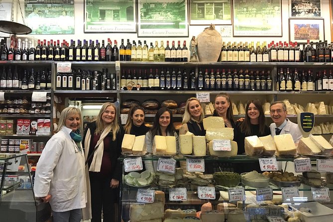 Taste Rome: Exploring Trastevere’s Culinary Secrets with a Local - Roman pizza romana (scrocchiarella style) on the street