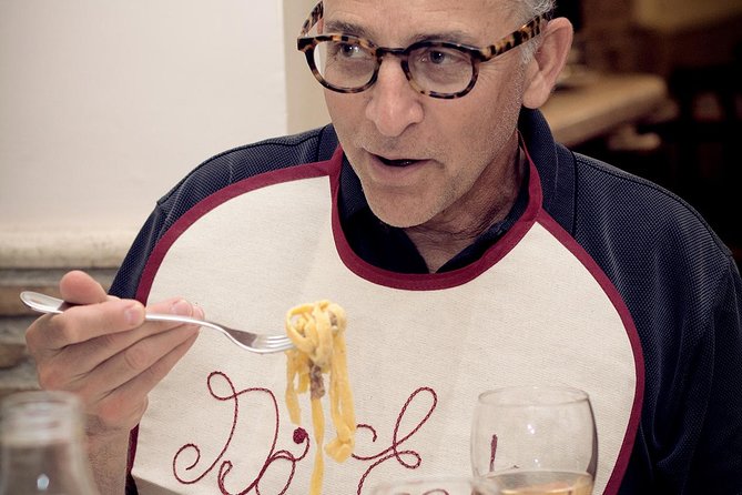 Taste Rome: Exploring Trastevere’s Culinary Secrets with a Local - Pasta alla carbonara and the historic inn expectation