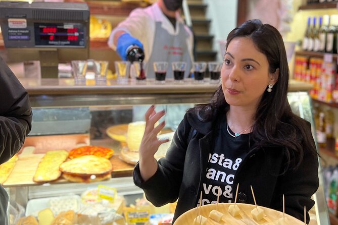Tastes of Trastevere: Pasta, Gelato & Roman Delights Food Tour - Stop 3: Alice Pizza Trastevere and the appeal of pizza al taglio