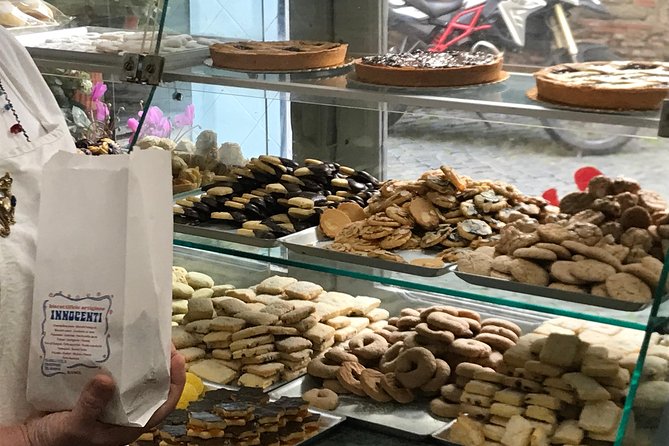 Tasty Trastevere Street Food Tour in Rome from Tiberine Island to Ponte Sisto - The Walk to Trastevere Highlights: Santa Maria and the Tiber Island