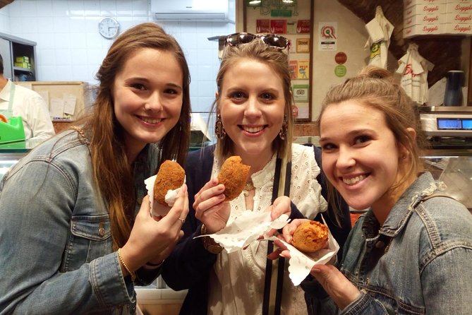 Tasty Trastevere Street Food Tour in Rome from Tiberine Island to Ponte Sisto - Start Smart at Piazza S. Bartolomeo All’Isola