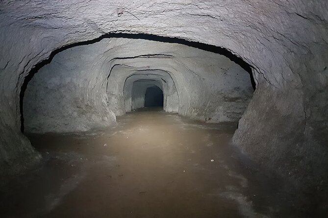 The Labyrinth of Rome between catacombs and ancient quarries - Catacombs and early Christians: darkness with a purpose