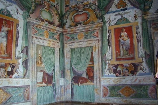 Tivoli Gardens and Hadrian's Villa full day guided tour - The Aniene waterfall stop: a smaller bonus that adds charm