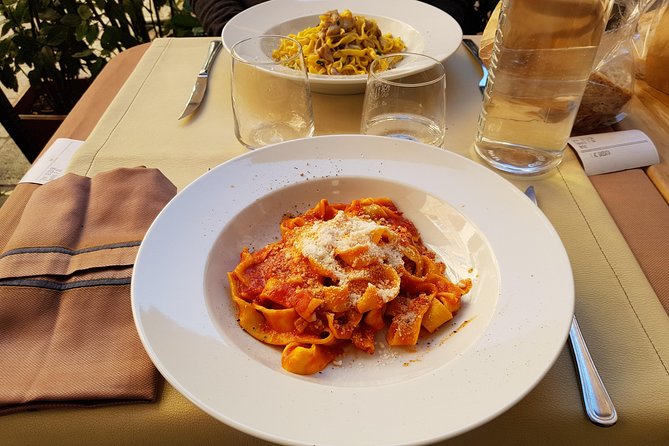 Tivoli Villas Full Day Trip From Rome with Lunch - The bus ride: small group comfort and headsets