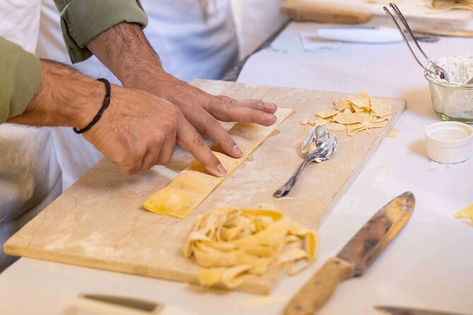 Top Class of Ravioli, Fettuccine and Tiramisu Workshop in Rome - Fettuccine and Sauce Choices (Without Stressing Over the Sauce)