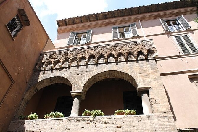 Trastevere and Jewish Ghetto Private Walking Tour - The streets of Trastevere: river trade memories and Pope Julius II planning