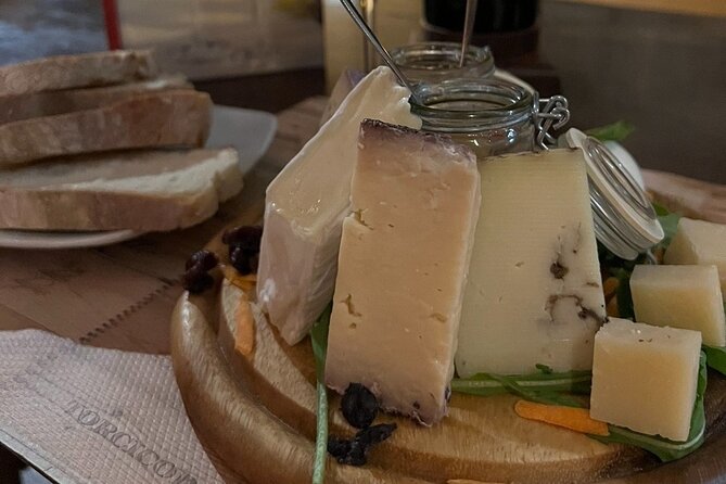 Trastevere Like a Local Food Tour with 7+ Food Tastings & Wines - Wine and Aperitivo: What’s Included, and Why the Pours May Feel Small