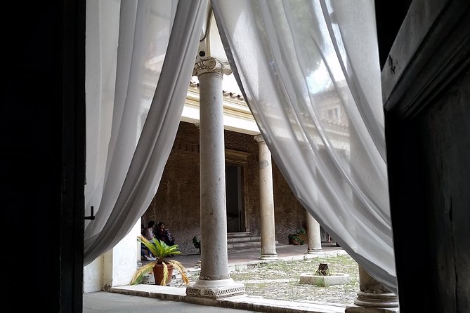 Underground Rome Tour: St. Clement and Celian Houses - Stop 1: Santi Giovanni e Paolo and the ancient houses under the church