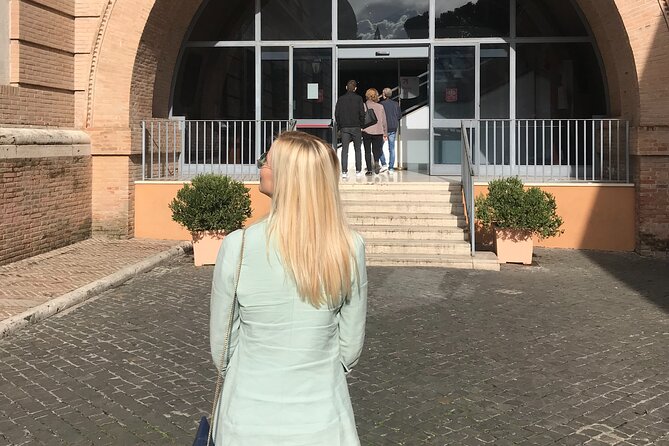 Vatican and Sistine Chapel Guided Tour with Skip-the-Line - What to wear and bring: small rules that can derail your day