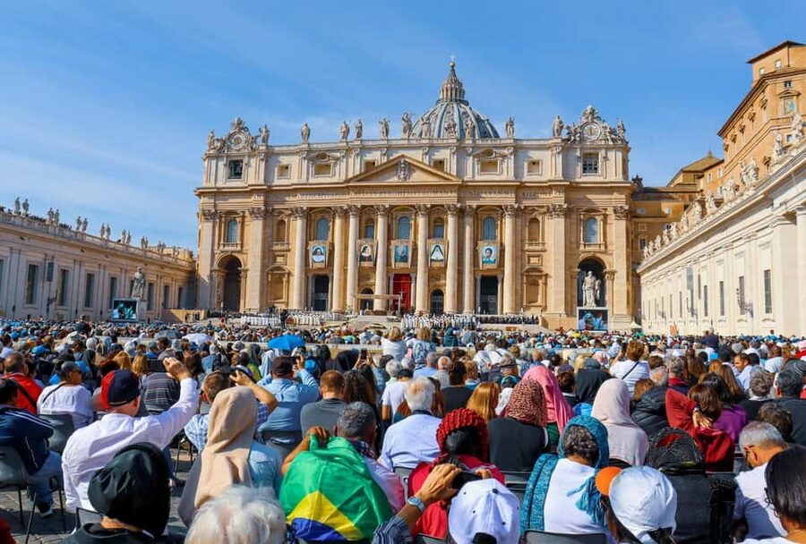 Vatican City: Papal Audience with Guide and Ticket - English, Portuguese, Spanish: What the Live Guide Does for You
