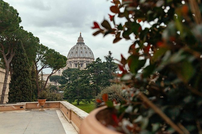 Vatican City & Surroundings PRIVATE TOUR with a Private Guide - Finishing near St. Peter’s Basilica: why the endpoint is smart