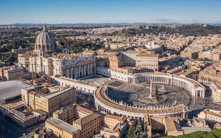 Vatican City: Vatican Museum and Sistine Chapel Guided Tours - Raphael Rooms and the Renaissance art stops