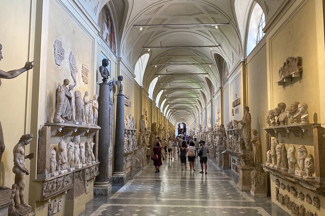Vatican Early Tour: Museums & Sistine Chapel Guided Tour - Raphael Room and Renaissance art: why the route matters