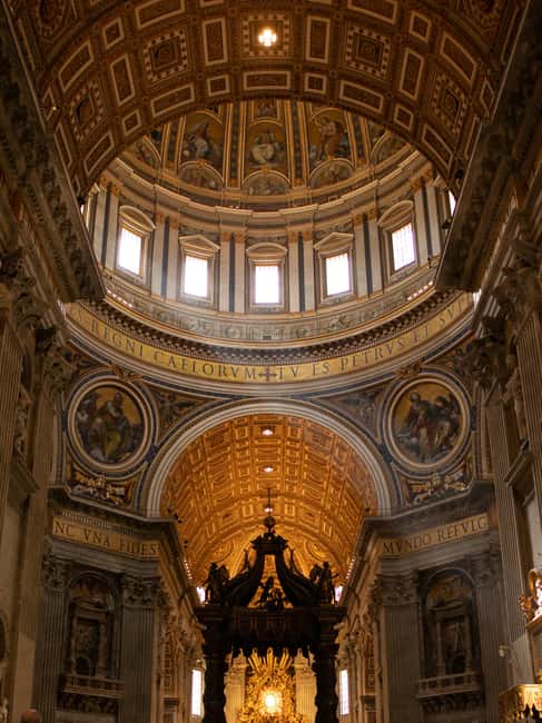 Vatican Full access: St.Peter's Basilica, Dome, Tombs+Audio - 27 audio stops and multilingual clarity: what you’ll hear inside