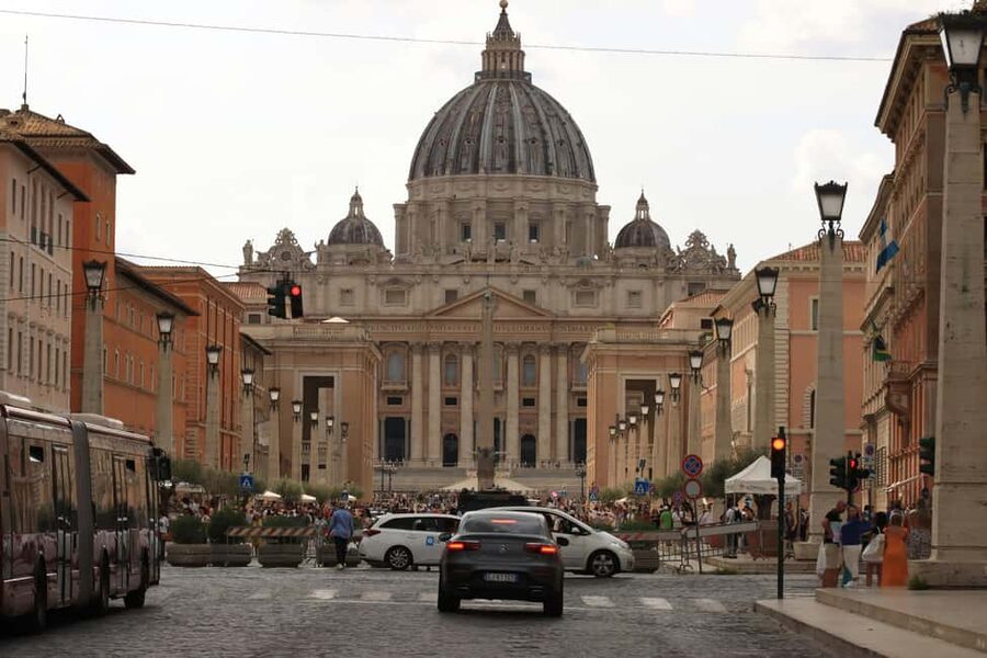Vatican Full access: St.Peter's Basilica, Dome, Tombs+Audio - Queues and timing: why 2 hours can become 2 plus
