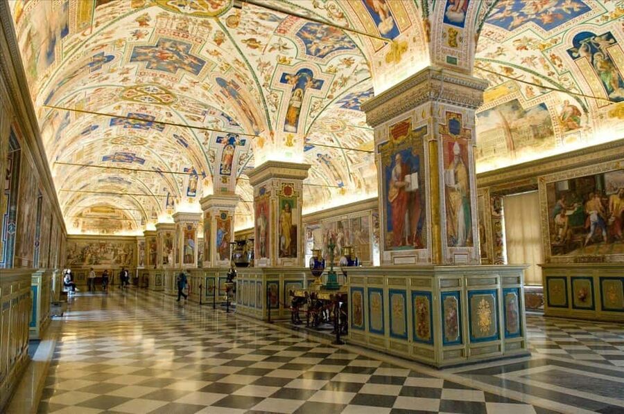 Vatican: Guided tour of the Vatican Museums and Sistine Chapel - The big value: priority entrance to the Vatican Museums and Sistine Chapel