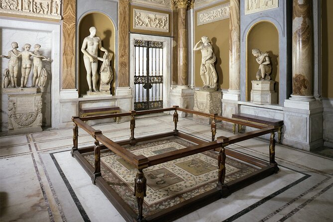 Vatican Museums, Sistine Chapel & Basilica Skip Line Private Tour - Pinecone Courtyard and the early galleries: setting your visual expectations