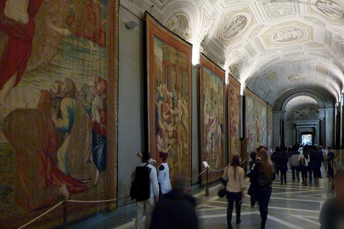 Vatican Museums, Sistine Chapel & Basilica Skip Line Private Tour - The meeting point and how the first minutes set the tone