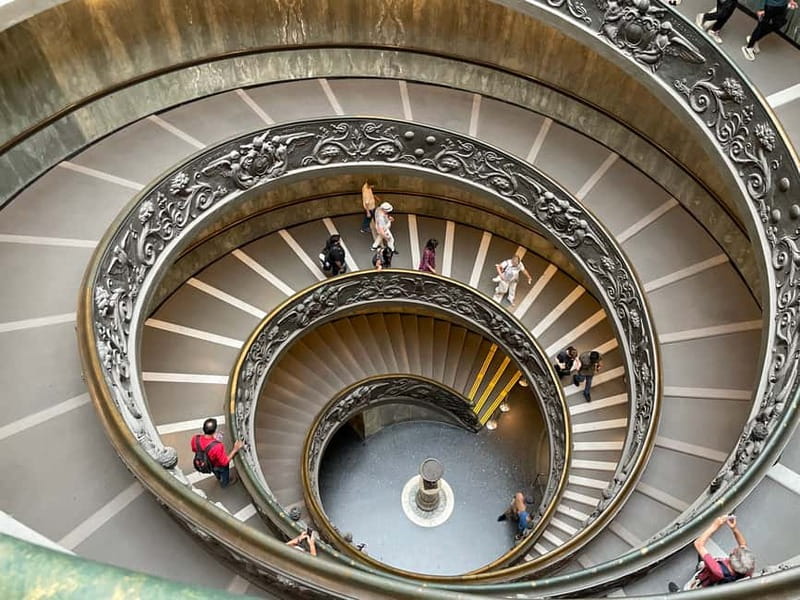 Vatican Museums, Sistine Chapel & St. Peter's Square Tour - Getting Started at Brastours and Why the First Minutes Matter