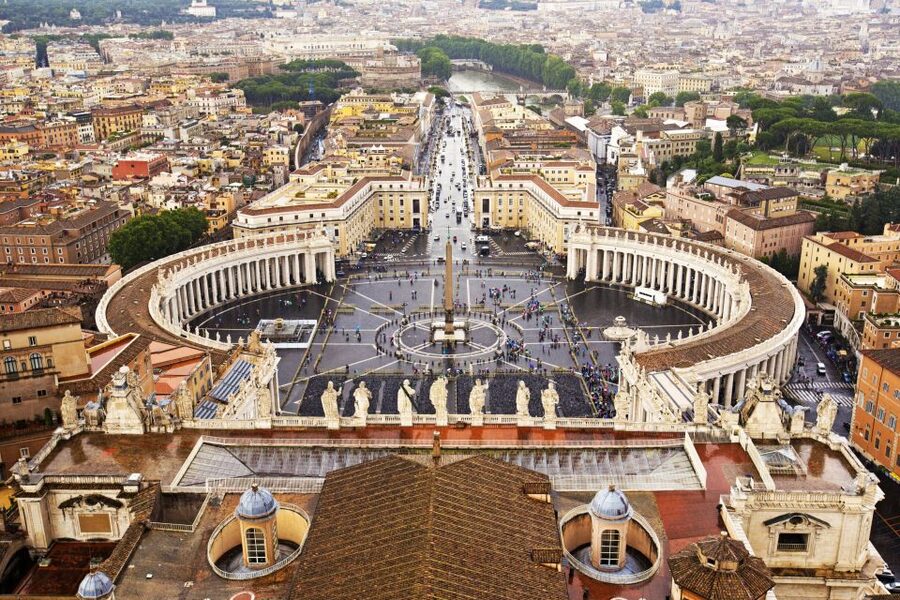 Vatican: Papal Audience and St. Peter's Basilica Guided Tour - The fixed turning point: 12:30 PM to St. Peter’s Basilica