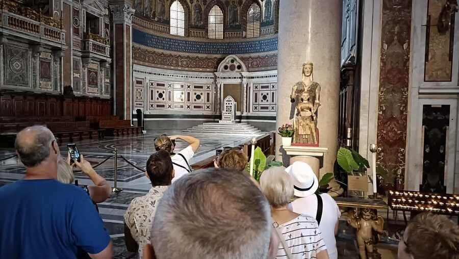 Vatican: Pope Francis Tomb and Papal Basilicas Tour - Basilica Papale di Santa Maria Maggiore: Pope Francis, the Holy Crib, and a church that layers time