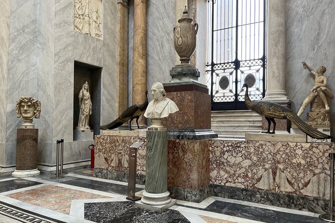 Vatican skip the line ticket with host - Comfort Checklist: Clothing Rules and Walking Reality