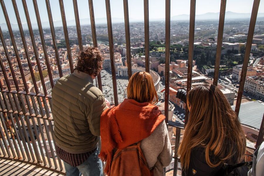 Vatican: St. Peter’s Basilica, Dome Climb & Papal Tombs Tour - Getting through airport-style security without losing your morning