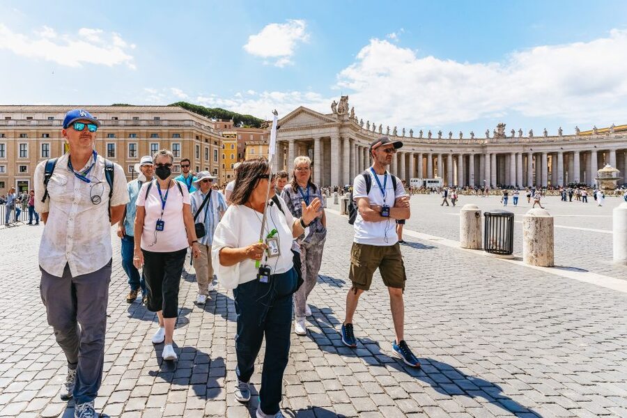 Vatican: St. Peter's Basilica, Square, Grottoes Guided Tour - St. Peter’s Basilica: The Fast Way to See the Big Art Without Getting Lost