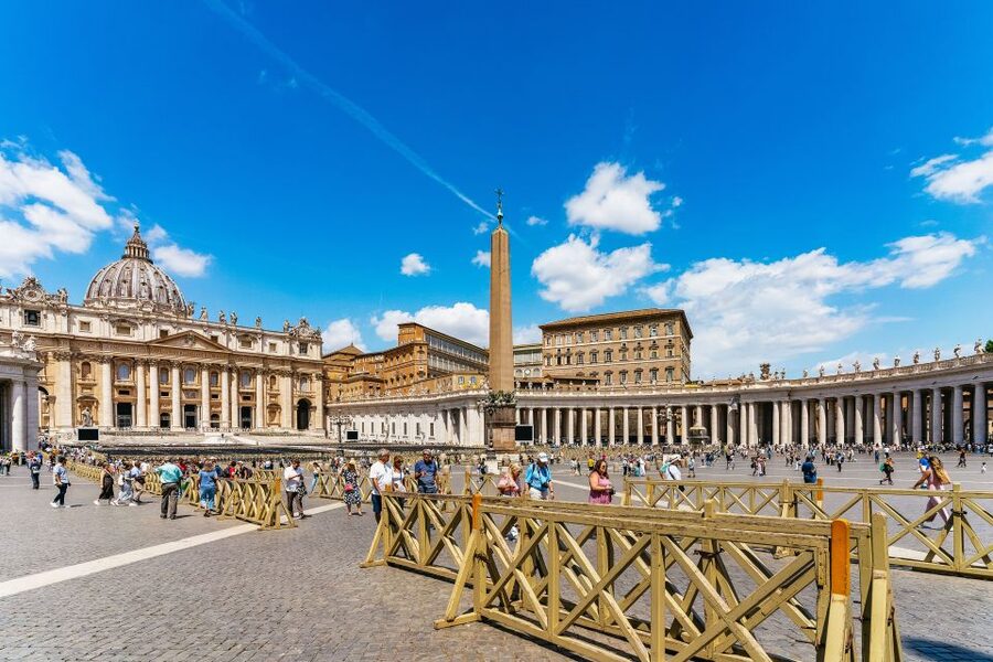 Vatican: St. Peter's Basilica, Square, Grottoes Guided Tour - Vatican Grottoes: The Under-Basilica View That Changes the Mood