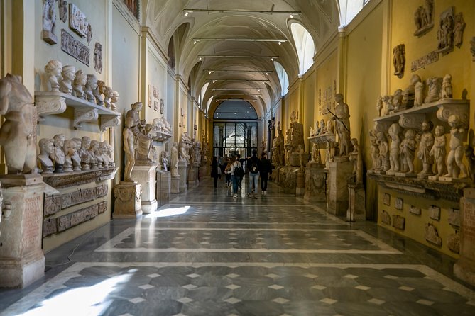 Vatican Tickets & Tour including Sistine Chapel & Raphael Rooms - St. Peter’s Square: the finish line with perspective