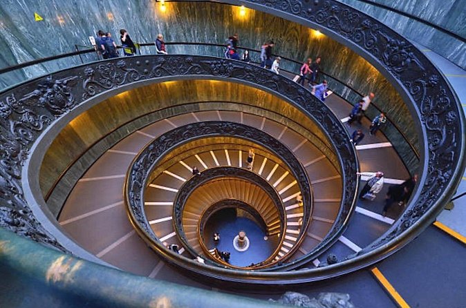 VATICAN: Vatican Museum and Sistine Chapel Skip The Line Tickets - Crowds, Scanners, and Small Delays You Can Plan Around