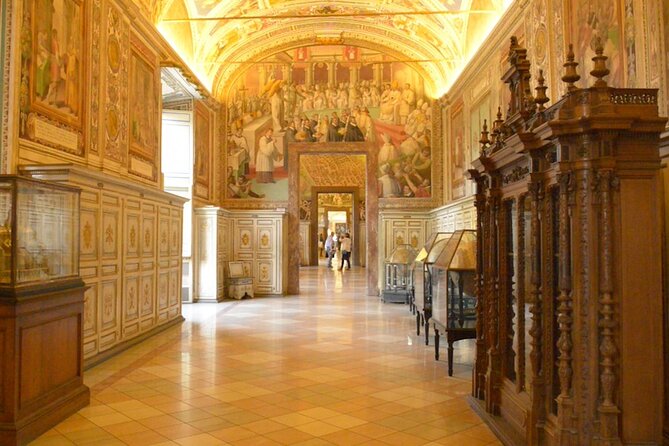 Vatican VIP:Exclusive Private Tour with Sistine Chapel & Basilica - St. Peter’s Basilica: Big Space, Specific Stops