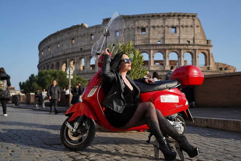 Vespa city tour in Rome with two different routes - Route A: Colosseum, Mouth of Truth, Trevi, Spanish Steps, Pantheon, Piazza Navona
