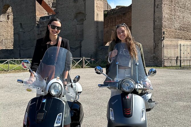 Vespa experience guided by us & Photo shoot - Photo shoot included: how to get the most out of it
