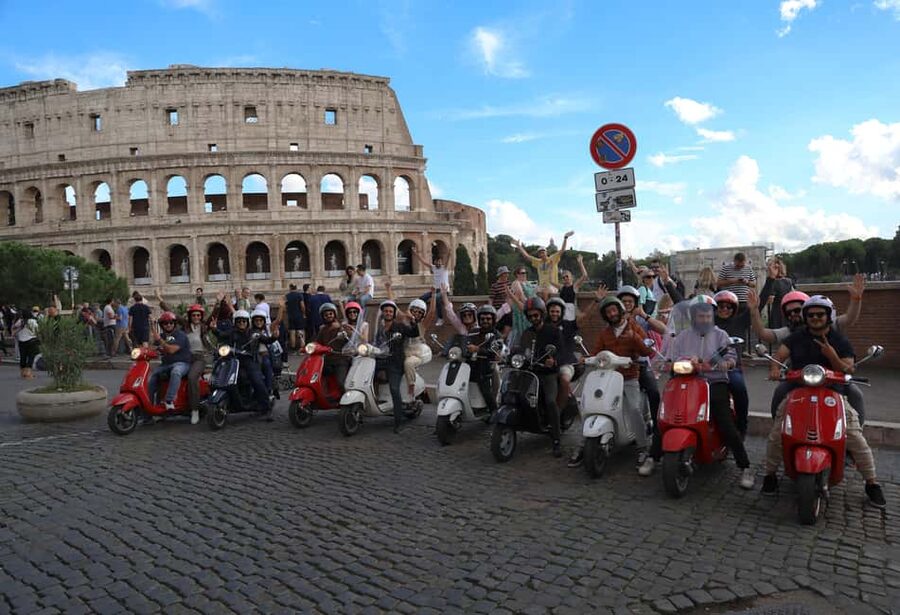 Vespa Rome Photography Tour by Local - Where You Start: Caffè Roma by the Colosseum
