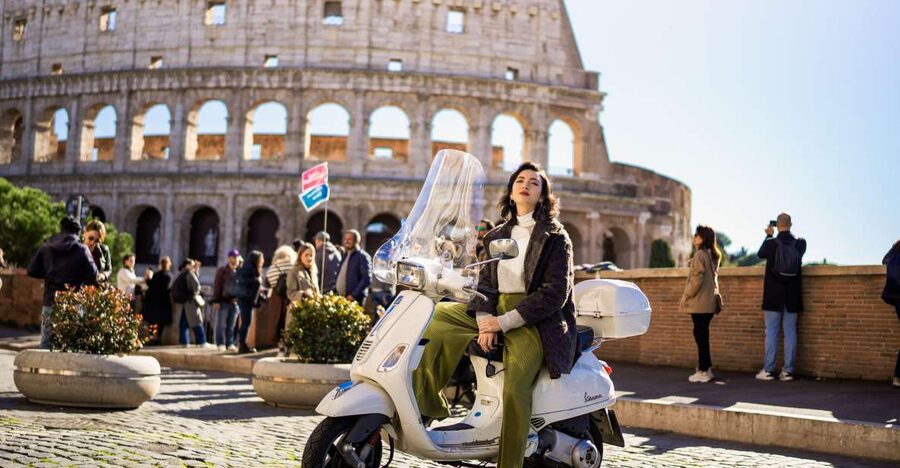 Vespa scooter tour in Rome with Pro-Photographer - Meeting at Bar Venezia: where the scooter tour starts