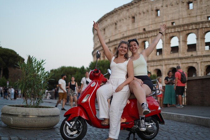 Vespa Tour in Rome with professional photographer - The Colosseum photo stop: see it without buying into the hype