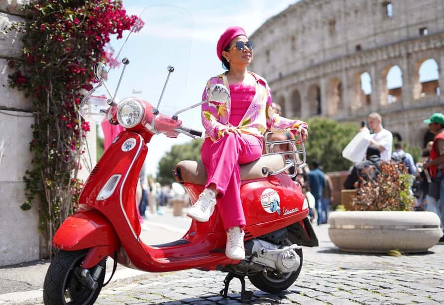 Vespa - Wine and Photography service in Rome - Circus Maximus pass-by: quick views without the crowds of planning