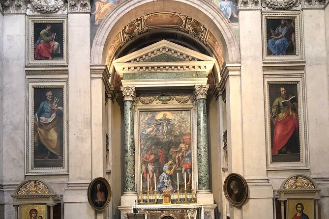 Via Crucis Catholic Pilgrim Walking Tour in Rome - Stop 2: Santa Prassede for the scourging pillar and some of the earliest Christian mosaics