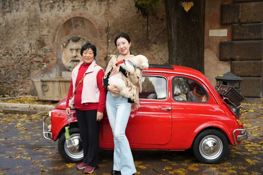 Vintage Fiat500 car Tour by Professional Photographer - Trastevere, Scenic Streets, and the Drive Between Stops