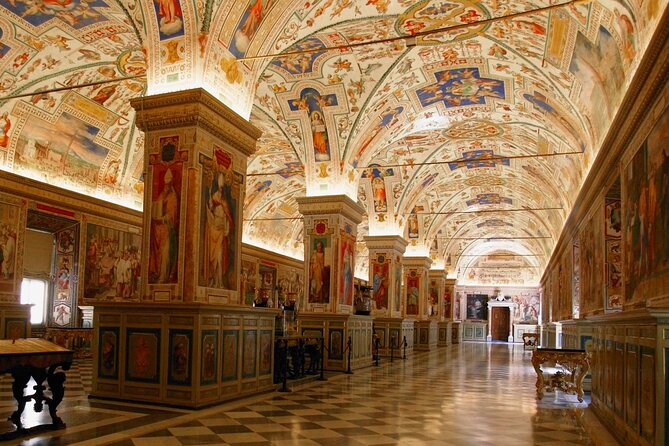 Vip Vatican Early Entry with special access to the Sistine Chapel - Cortile della Pigna: the calming pause before your tour ends