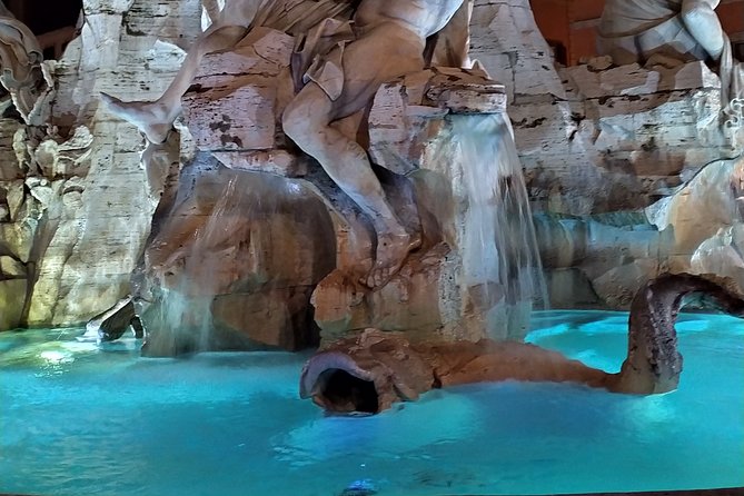 Walk the magic of Rome at night - Piazza Navona’s night energy: where the walk feels alive